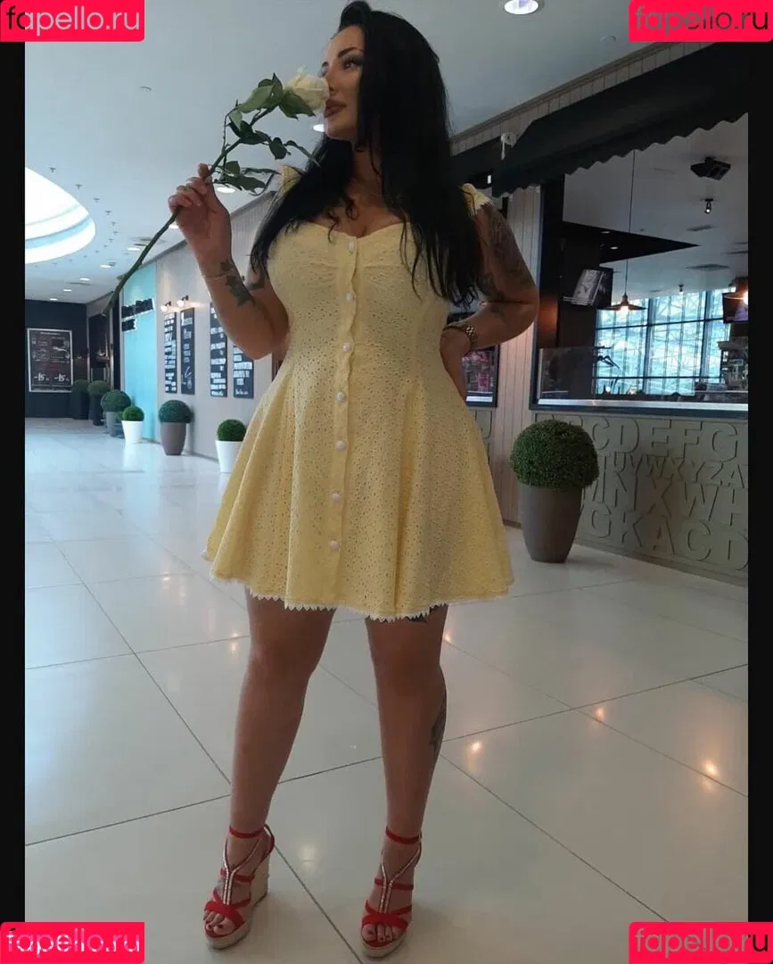 Kristina Karieva / alicia_kristina / kristinkarieva Onlyfans Photo Gallery 