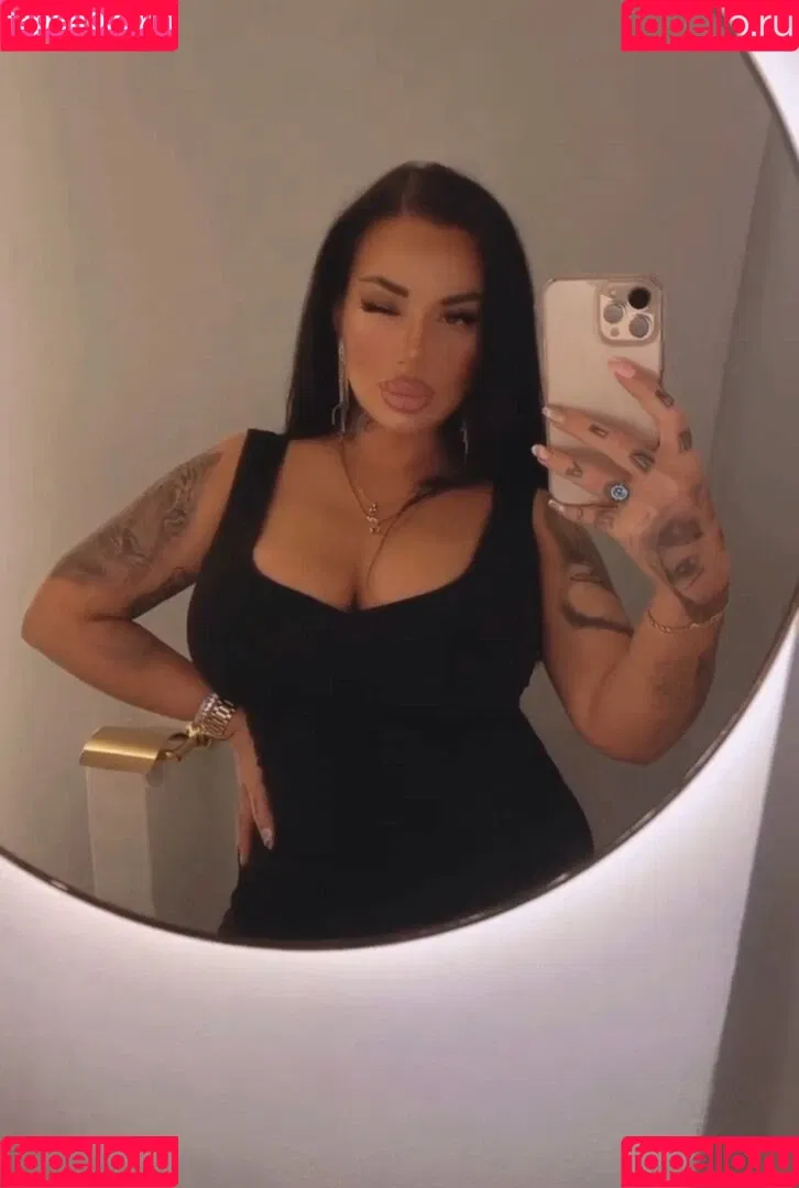 Kristina Karieva / alicia_kristina / kristinkarieva Onlyfans Photo Gallery 