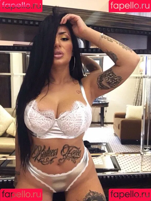 Kristina Karieva / alicia_kristina / kristinkarieva Onlyfans Photo Gallery 