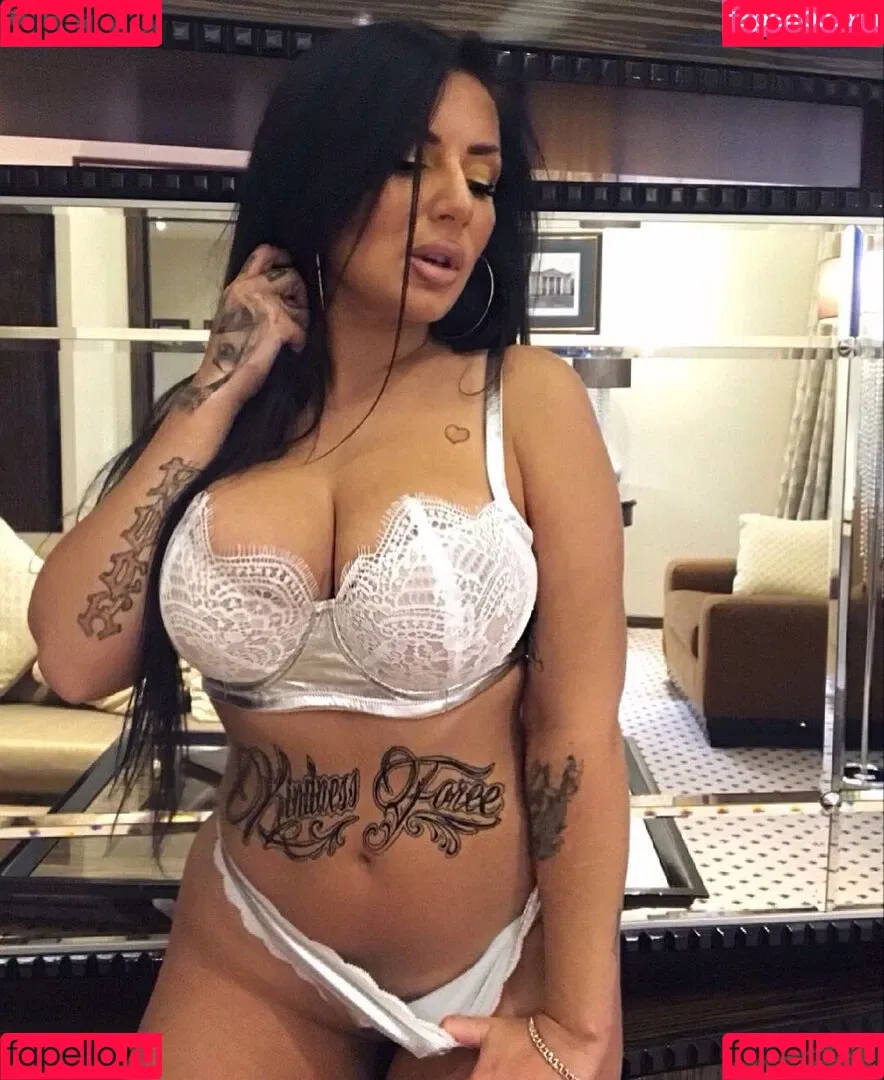 Kristina Karieva / alicia_kristina / kristinkarieva Onlyfans Photo Gallery 