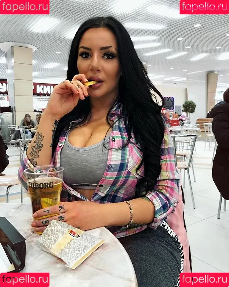 Kristina Karieva / alicia_kristina / kristinkarieva Onlyfans Photo Gallery 