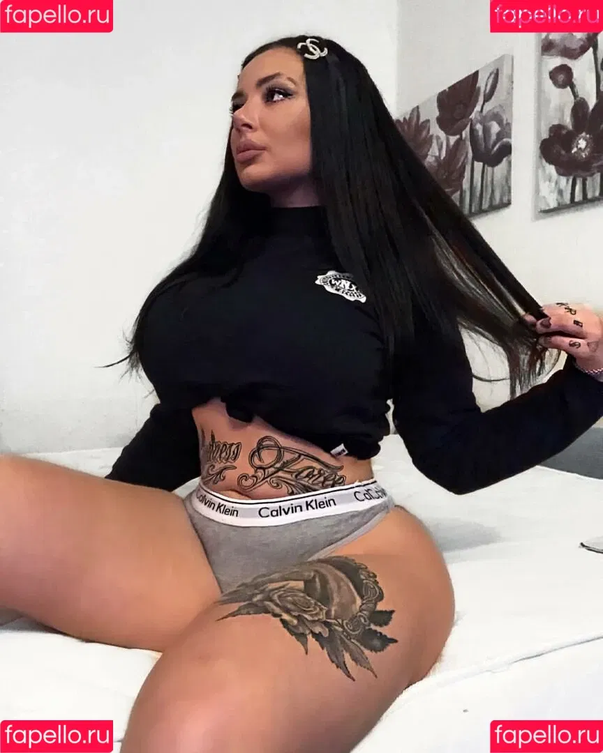 Kristina Karieva / alicia_kristina / kristinkarieva Onlyfans Photo Gallery 