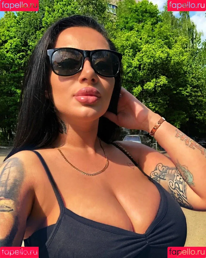 Kristina Karieva / alicia_kristina / kristinkarieva Onlyfans Photo Gallery 