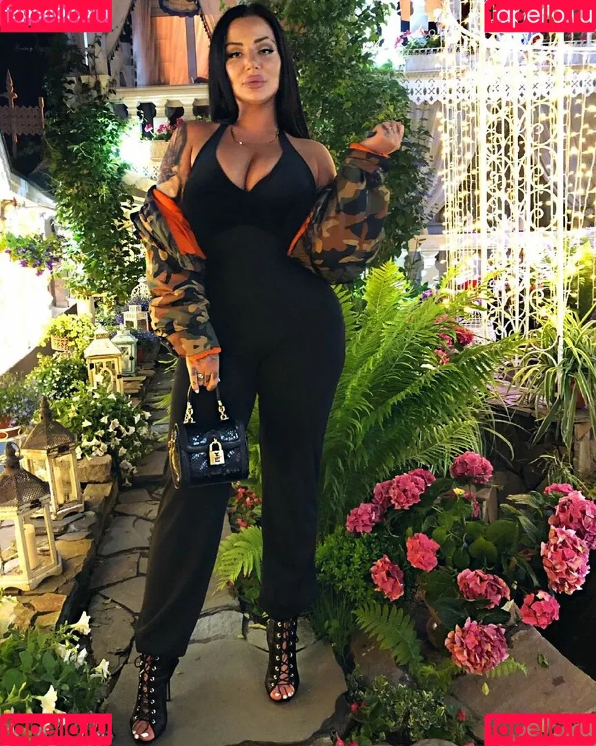 Kristina Karieva / alicia_kristina / kristinkarieva Onlyfans Photo Gallery 