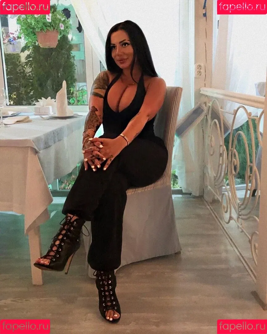 Kristina Karieva / alicia_kristina / kristinkarieva Onlyfans Photo Gallery 