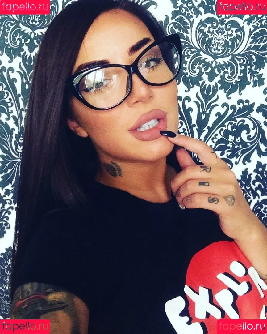 Kristina Karieva / alicia_kristina / kristinkarieva Onlyfans Photo Gallery 