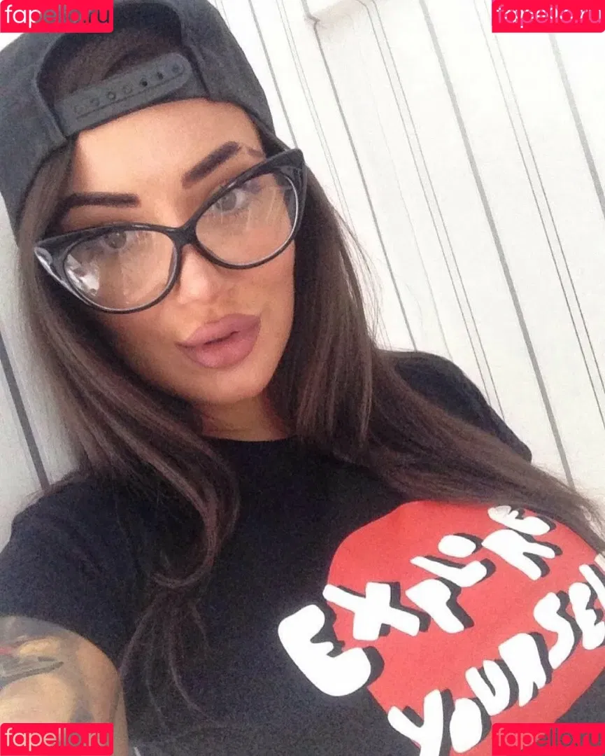 Kristina Karieva / alicia_kristina / kristinkarieva Onlyfans Photo Gallery 