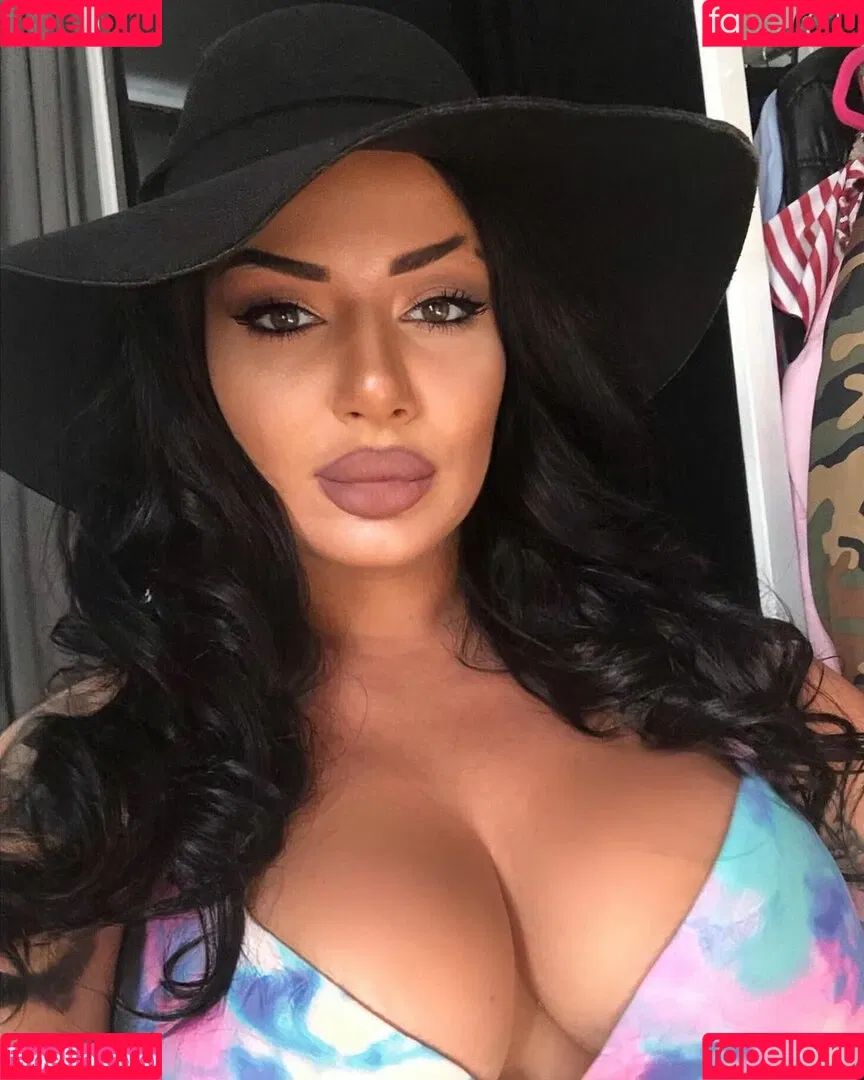 Kristina Karieva / alicia_kristina / kristinkarieva Onlyfans Photo Gallery 