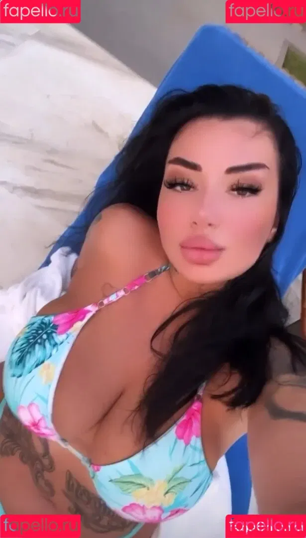 Kristina Karieva / alicia_kristina / kristinkarieva Onlyfans Photo Gallery 