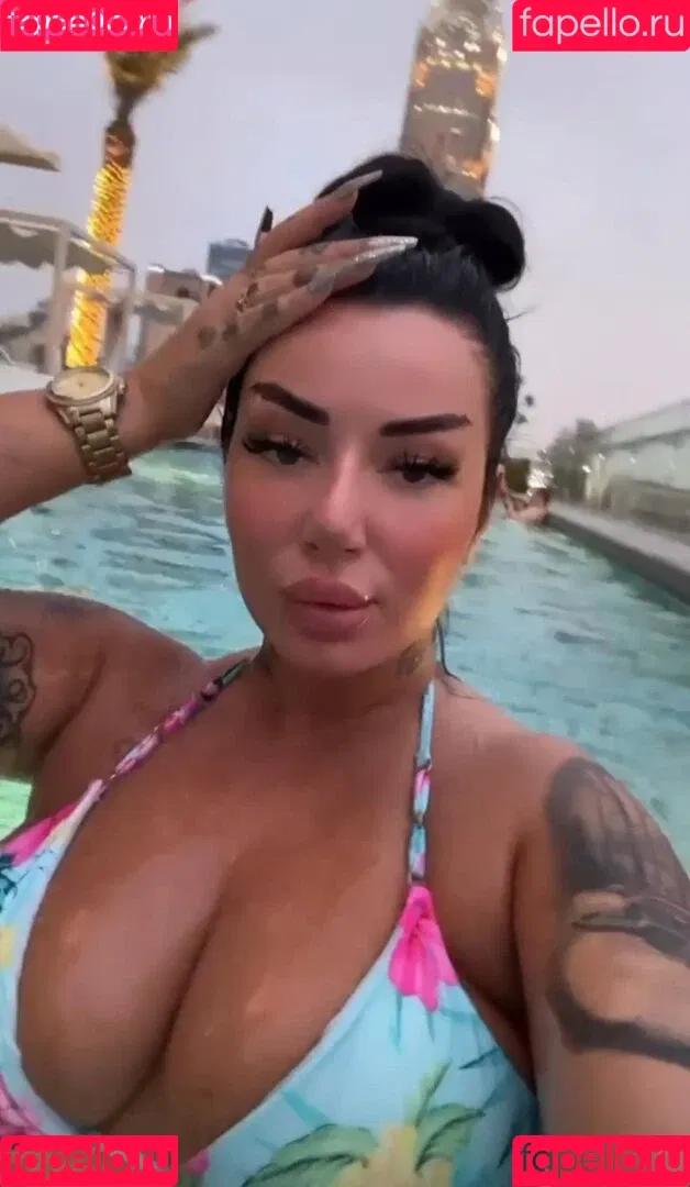 Kristina Karieva / alicia_kristina / kristinkarieva Onlyfans Photo Gallery 