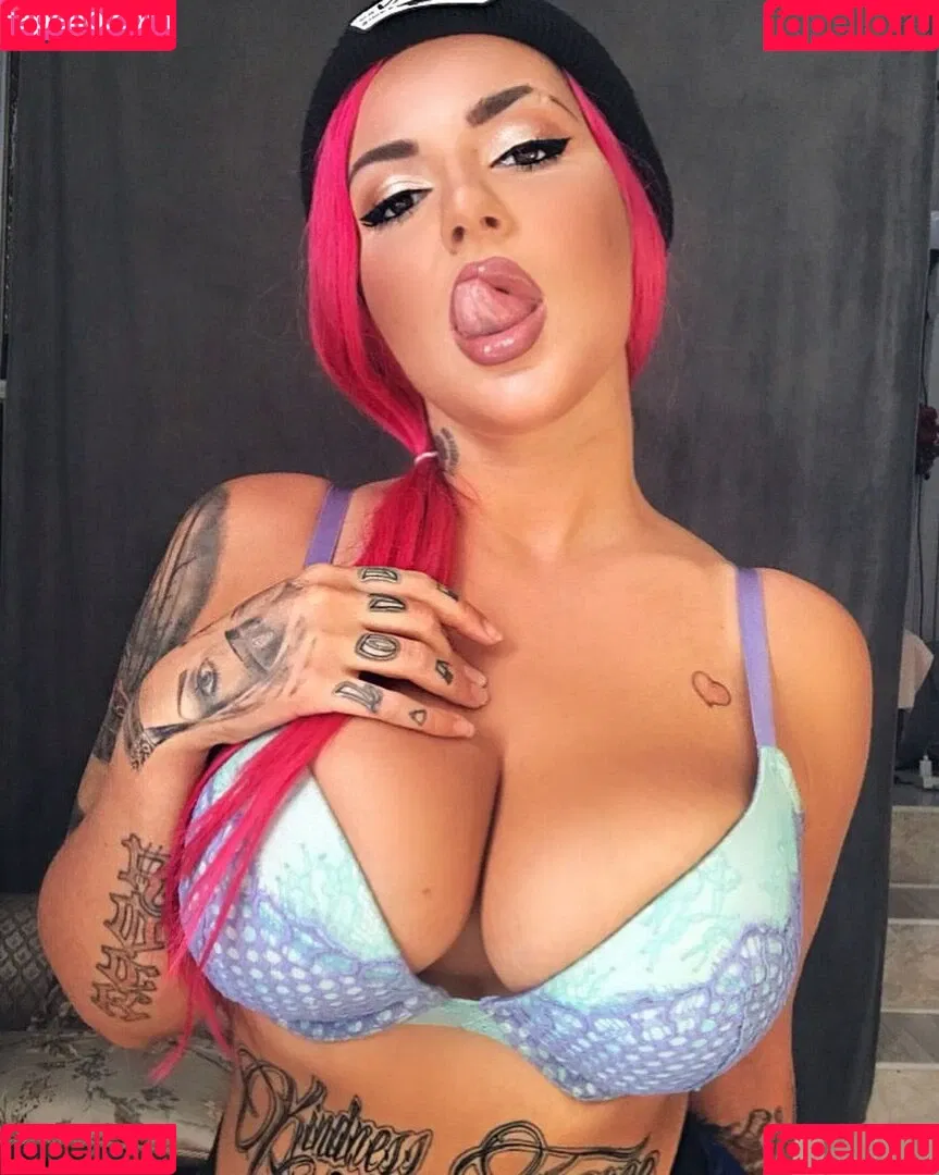 Kristina Karieva / alicia_kristina / kristinkarieva Onlyfans Photo Gallery 