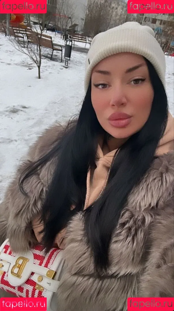 Kristina Karieva / alicia_kristina / kristinkarieva Onlyfans Photo Gallery 