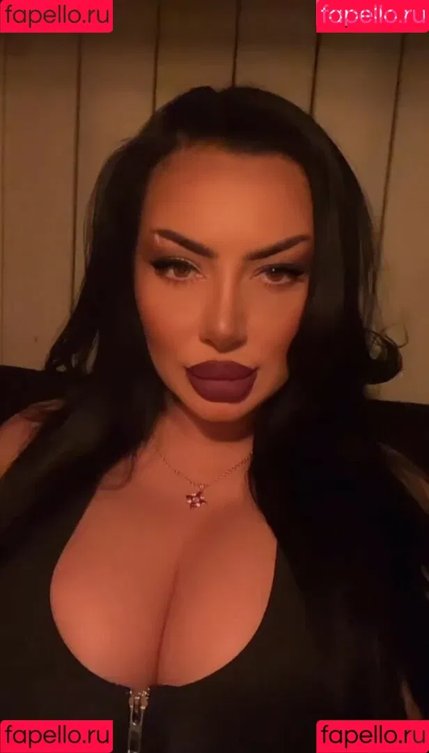 Kristina Karieva / alicia_kristina / kristinkarieva Onlyfans Photo Gallery 