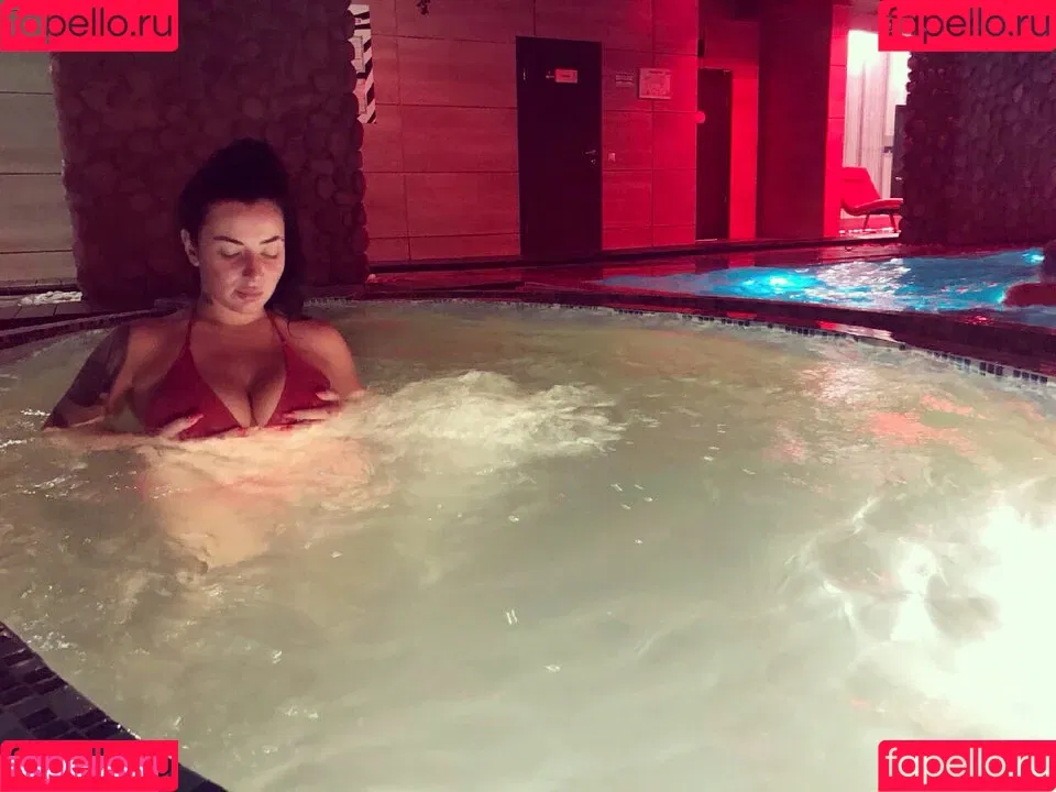 Kristina Karieva / alicia_kristina / kristinkarieva Onlyfans Photo Gallery 