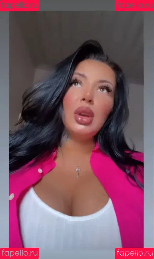 Kristina Karieva / alicia_kristina / kristinkarieva Onlyfans Photo Gallery 