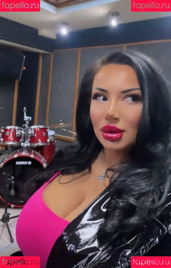 Kristina Karieva / alicia_kristina / kristinkarieva Onlyfans Photo Gallery 