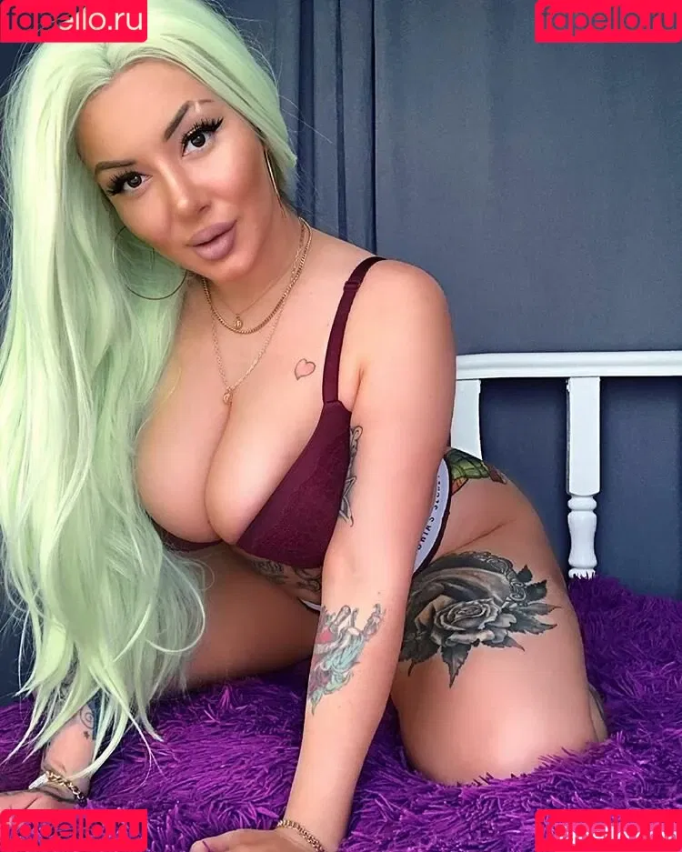 Kristina Karieva / alicia_kristina / kristinkarieva Onlyfans Photo Gallery 