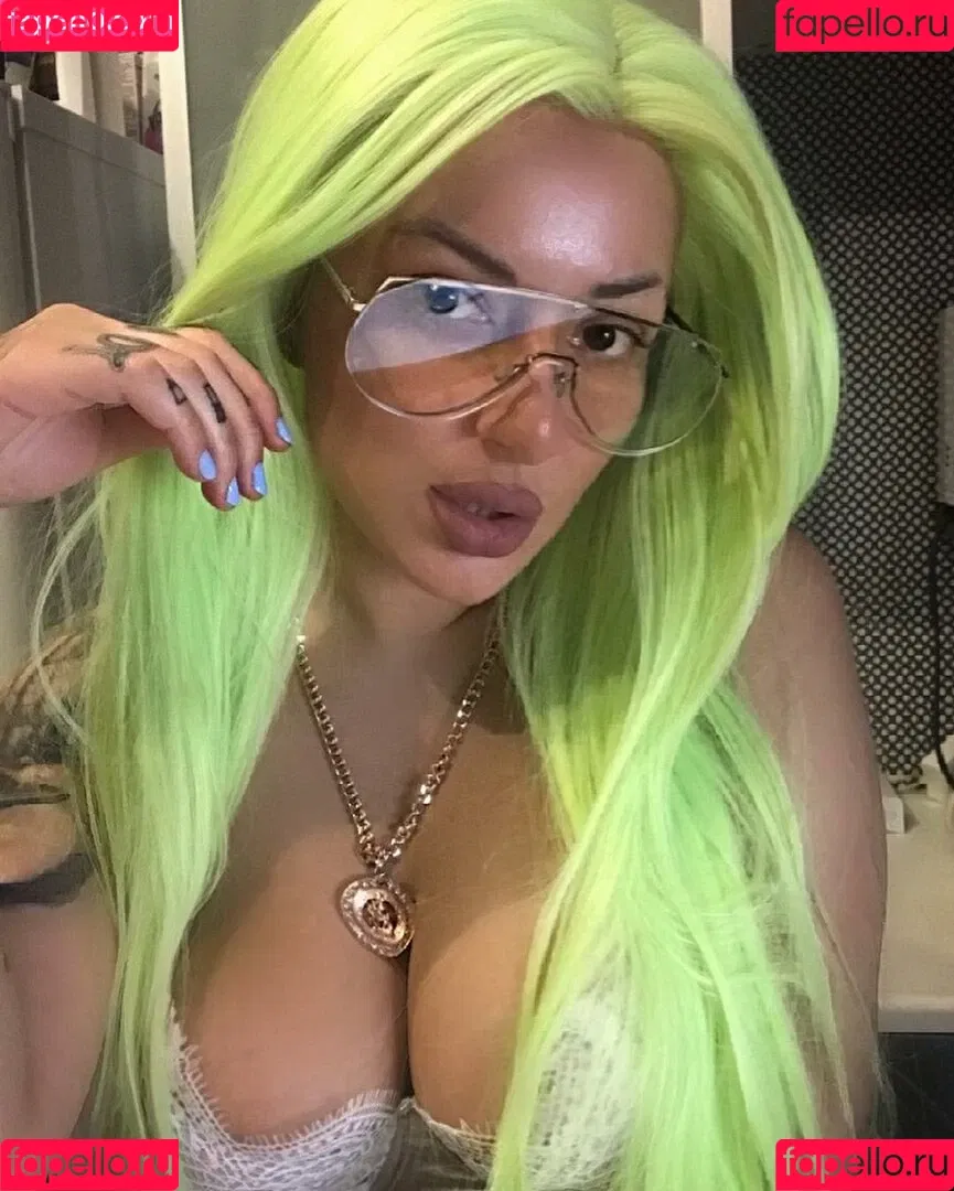 Kristina Karieva / alicia_kristina / kristinkarieva Onlyfans Photo Gallery 