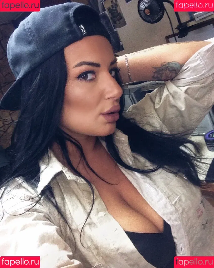 Kristina Karieva / alicia_kristina / kristinkarieva Onlyfans Photo Gallery 