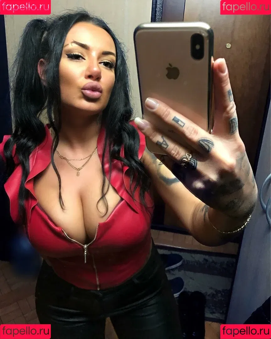 Kristina Karieva / alicia_kristina / kristinkarieva Onlyfans Photo Gallery 