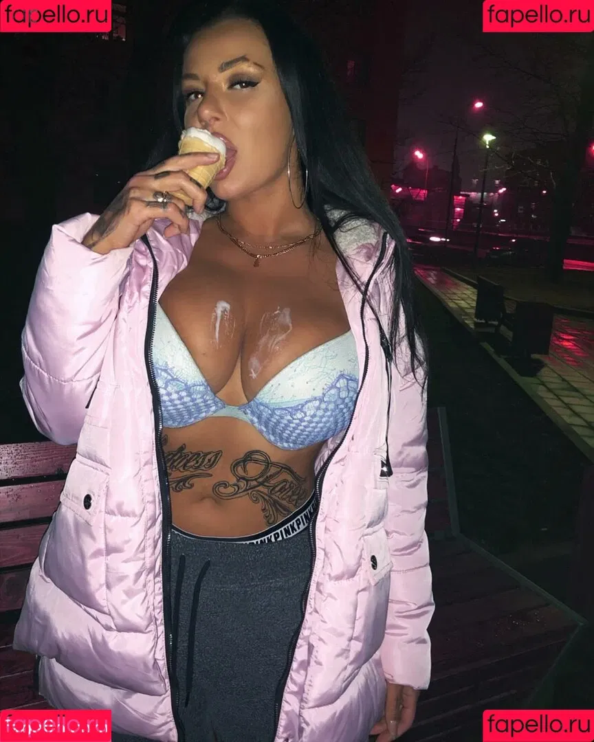 Kristina Karieva / alicia_kristina / kristinkarieva Onlyfans Photo Gallery 