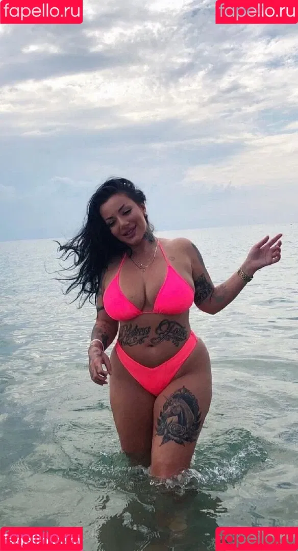 Kristina Karieva / alicia_kristina / kristinkarieva Onlyfans Photo Gallery 