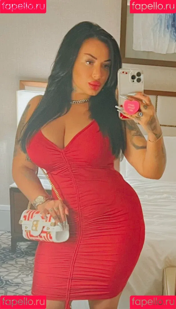 Kristina Karieva / alicia_kristina / kristinkarieva Onlyfans Photo Gallery 