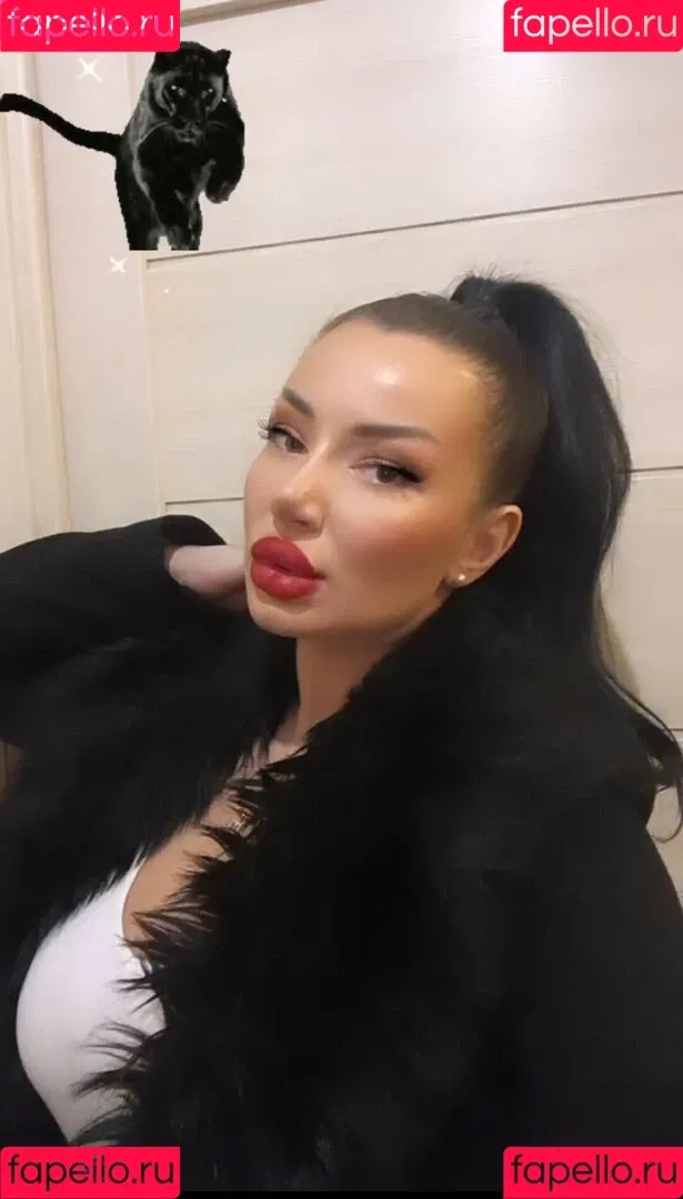 Kristina Karieva / alicia_kristina / kristinkarieva Onlyfans Photo Gallery 