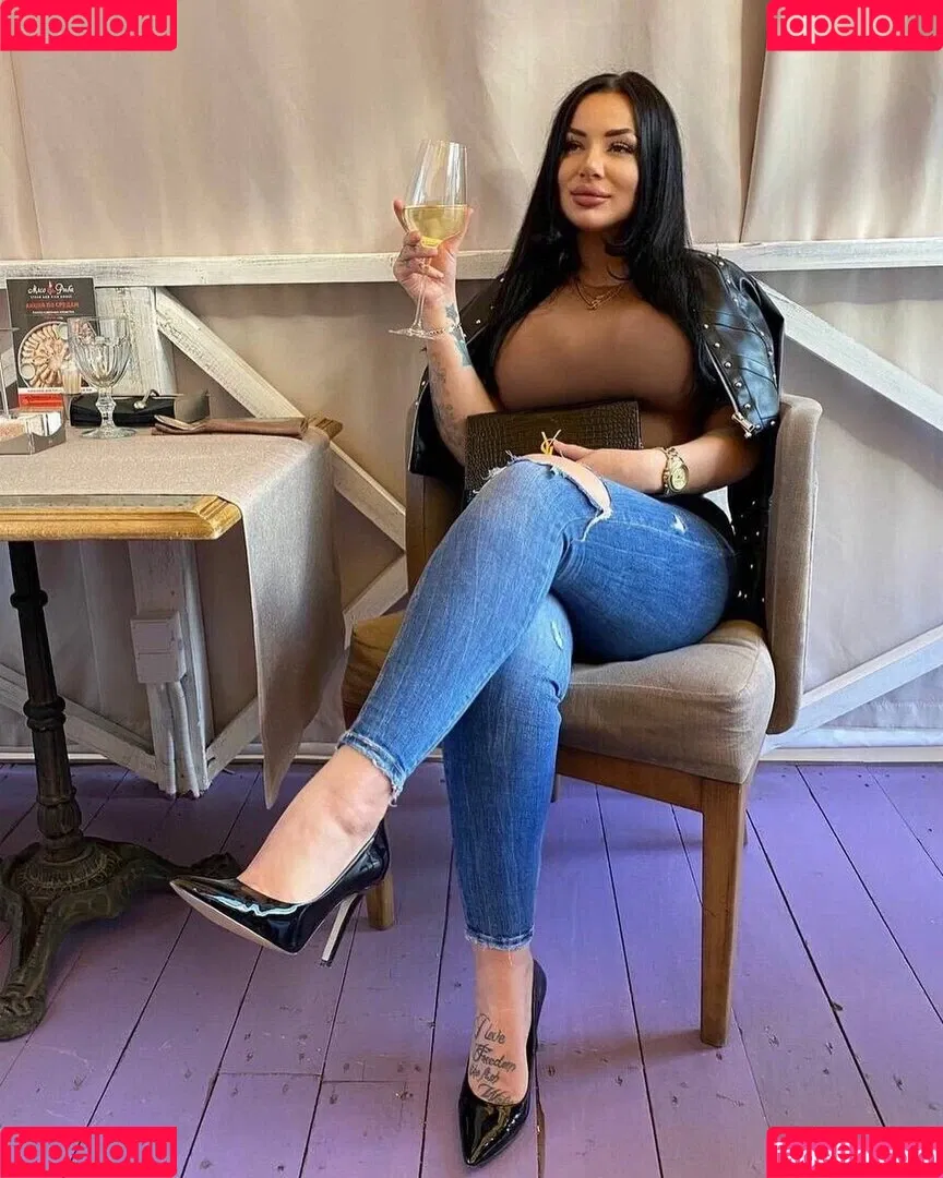 Kristina Karieva / alicia_kristina / kristinkarieva Onlyfans Photo Gallery 