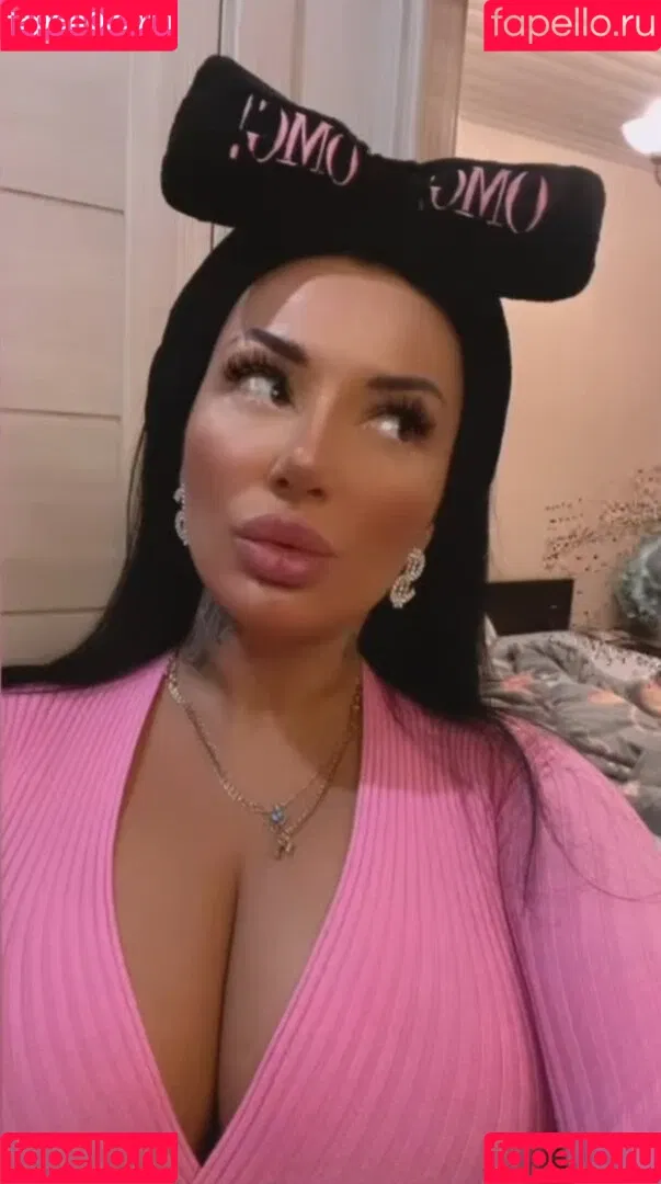 Kristina Karieva / alicia_kristina / kristinkarieva Onlyfans Photo Gallery 