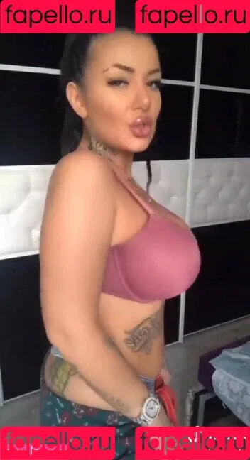 Kristina Karieva / alicia_kristina / kristinkarieva Onlyfans Photo Gallery 