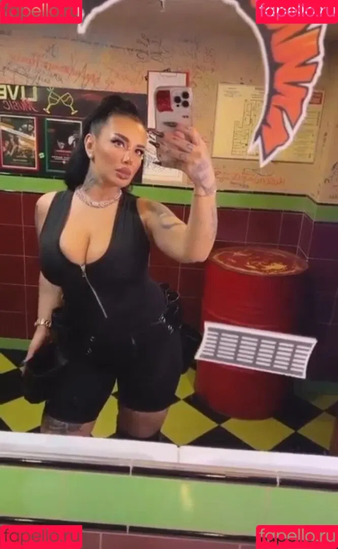 Kristina Karieva / alicia_kristina / kristinkarieva Onlyfans Photo Gallery 