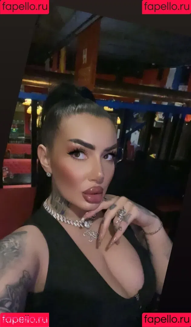 Kristina Karieva / alicia_kristina / kristinkarieva Onlyfans Photo Gallery 