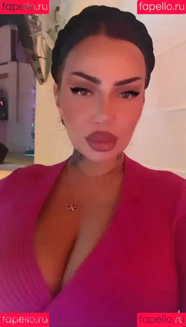 Kristina Karieva / alicia_kristina / kristinkarieva Onlyfans Photo Gallery 