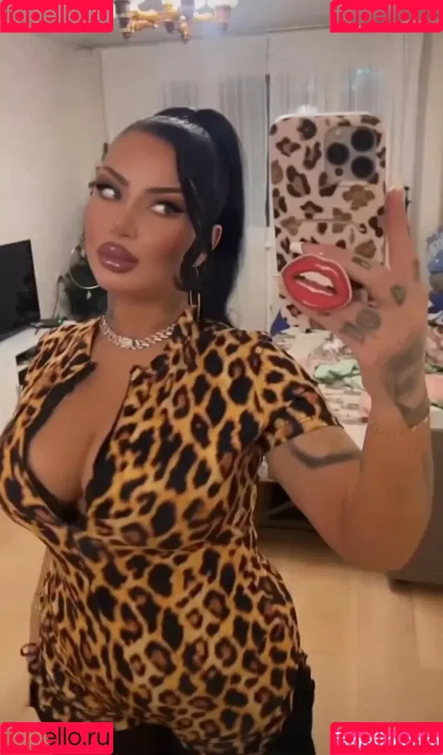 Kristina Karieva / alicia_kristina / kristinkarieva Onlyfans Photo Gallery 