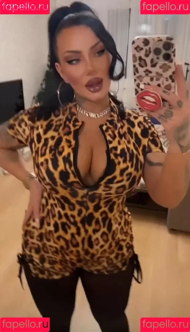 Kristina Karieva / alicia_kristina / kristinkarieva Onlyfans Photo Gallery 