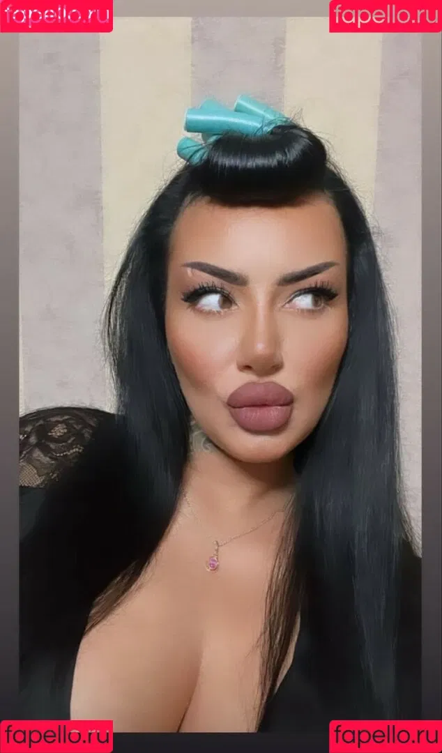 Kristina Karieva / alicia_kristina / kristinkarieva Onlyfans Photo Gallery 