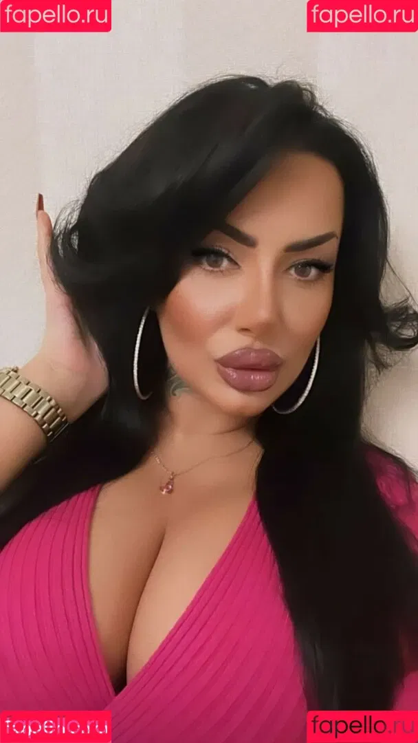 Kristina Karieva / alicia_kristina / kristinkarieva Onlyfans Photo Gallery 