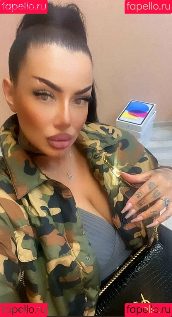 Kristina Karieva / alicia_kristina / kristinkarieva Onlyfans Photo Gallery 