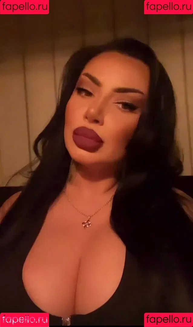 Kristina Karieva / alicia_kristina / kristinkarieva Onlyfans Photo Gallery 