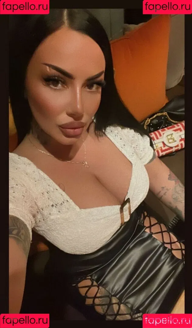 Kristina Karieva / alicia_kristina / kristinkarieva Onlyfans Photo Gallery 