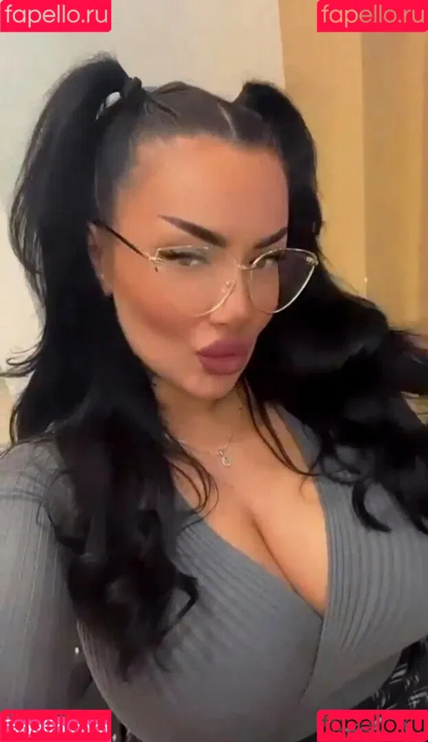 Kristina Karieva / alicia_kristina / kristinkarieva Onlyfans Photo Gallery 