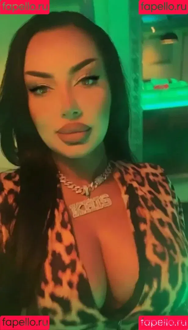 Kristina Karieva / alicia_kristina / kristinkarieva Onlyfans Photo Gallery 