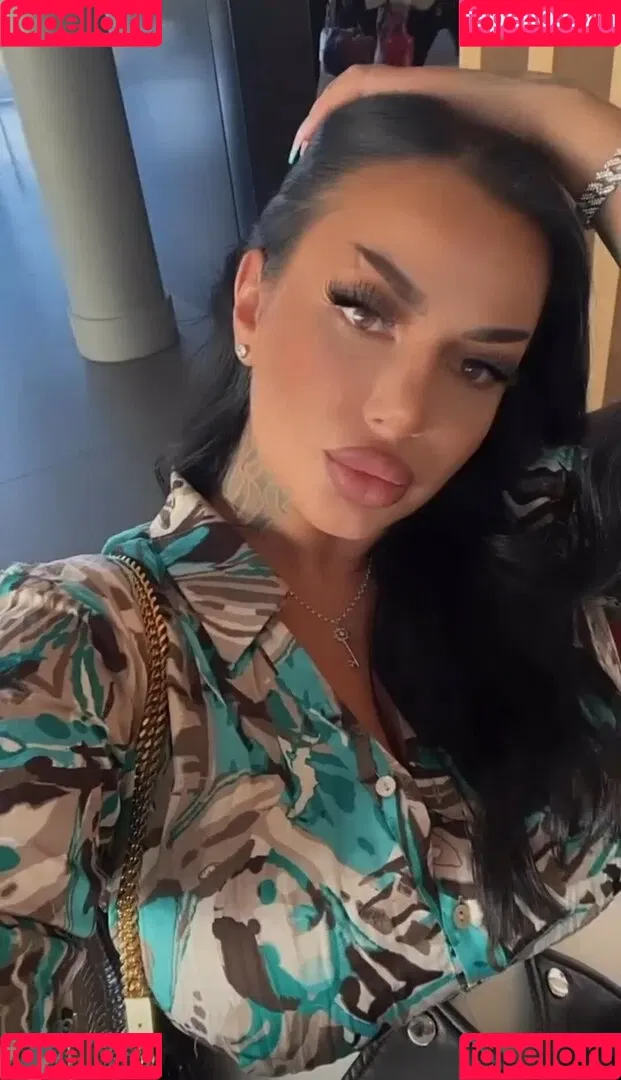 Kristina Karieva / alicia_kristina / kristinkarieva Onlyfans Photo Gallery 