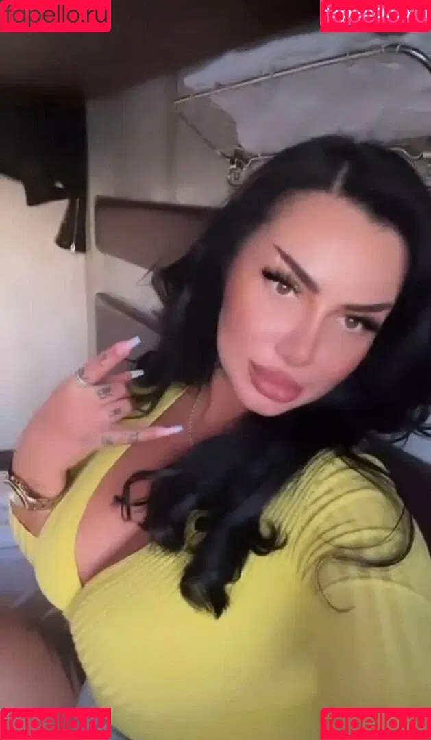 Kristina Karieva / alicia_kristina / kristinkarieva Onlyfans Photo Gallery 