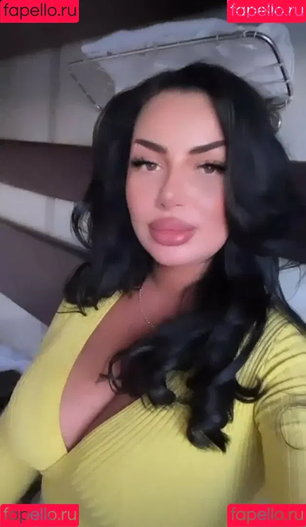 Kristina Karieva / alicia_kristina / kristinkarieva Onlyfans Photo Gallery 