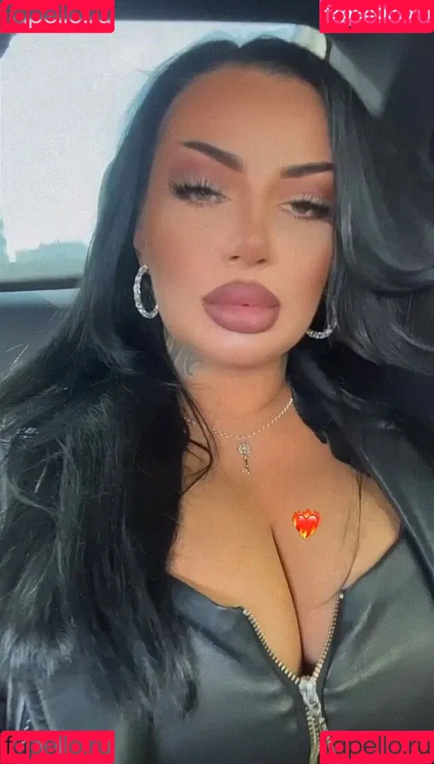 Kristina Karieva / alicia_kristina / kristinkarieva Onlyfans Photo Gallery 