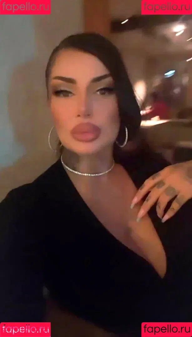 Kristina Karieva / alicia_kristina / kristinkarieva Onlyfans Photo Gallery 