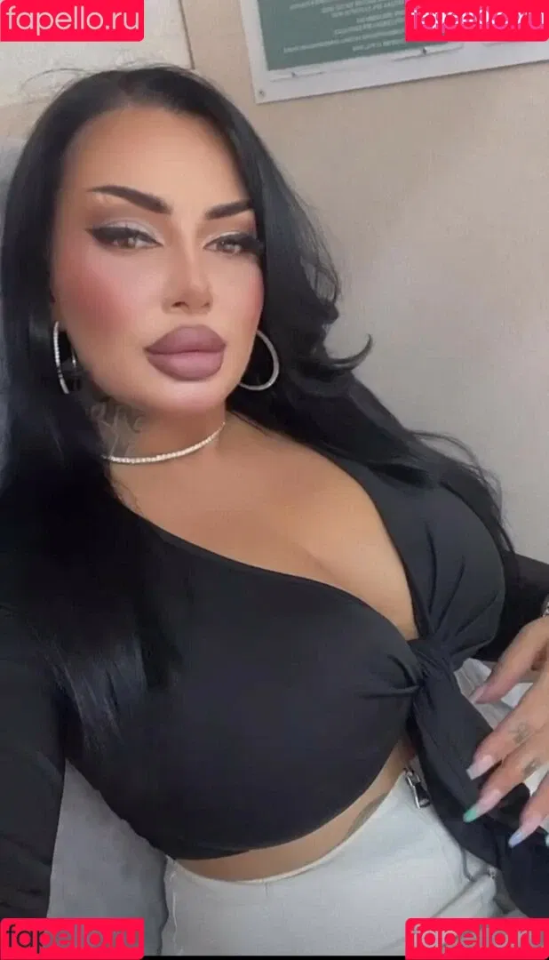 Kristina Karieva / alicia_kristina / kristinkarieva Onlyfans Photo Gallery 