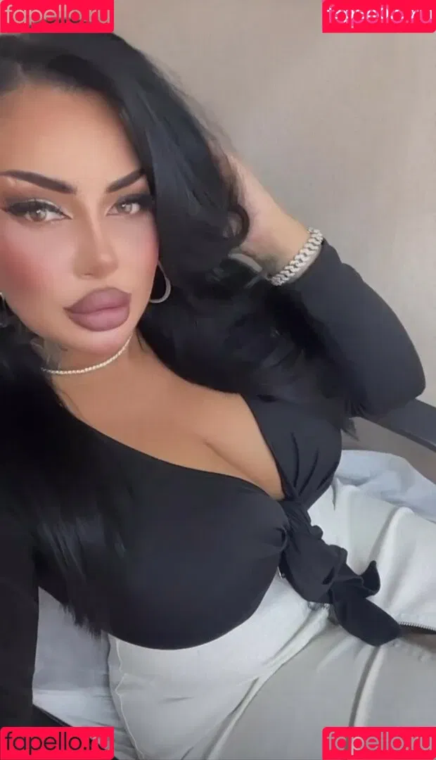 Kristina Karieva / alicia_kristina / kristinkarieva Onlyfans Photo Gallery 